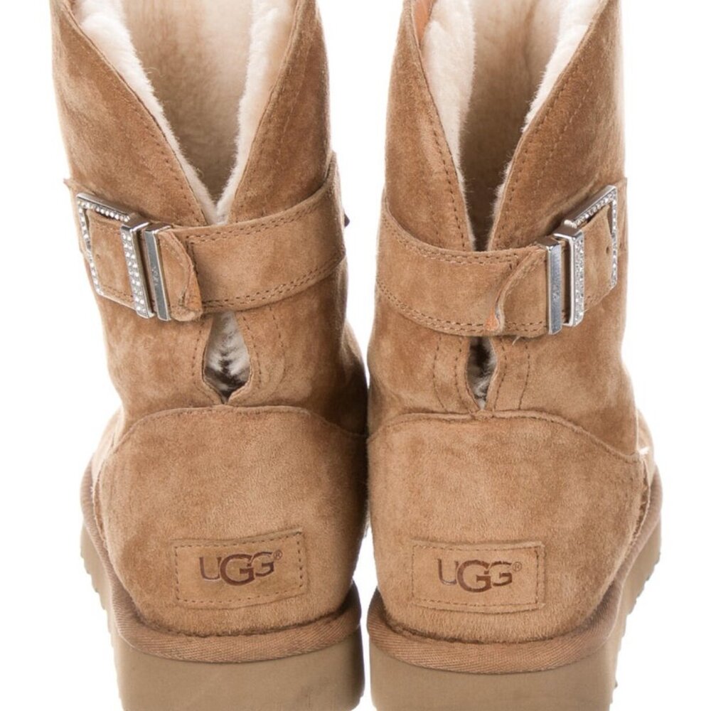 UGGs - image 2